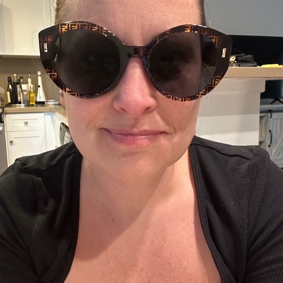 Fendi Rx Sunglasses - Picture 2 of 7